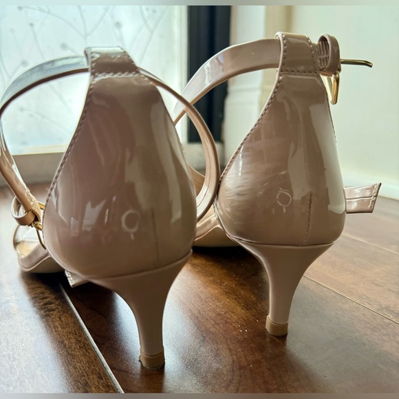 J Crew Tan Patent Kitten Heel Sandals, size 7.5 - Picture 6 of 9